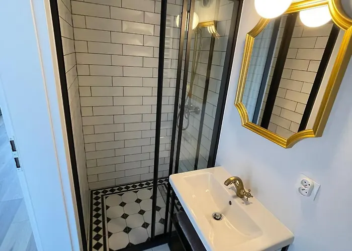 Industria Διαμέρισμα *